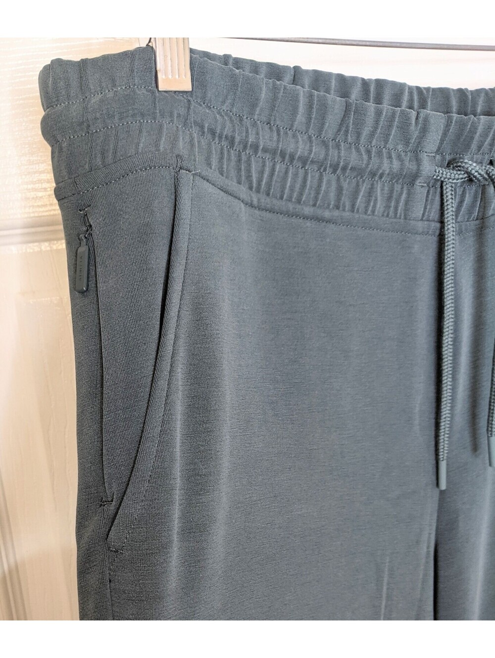 Athleta Women's Seasoft Mid Rise Straight Pants NWT Soft Blue-Green Size Large - Picture 6 of 8